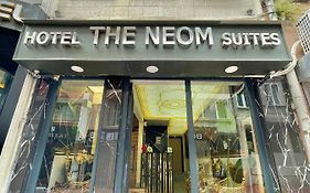 Hotel The Neom Suites